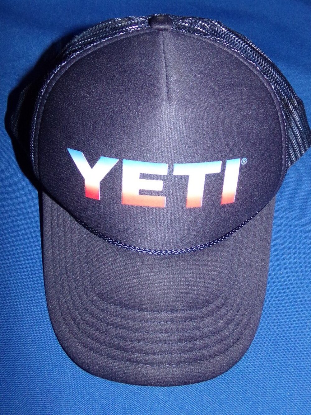 YETI Trucker Hat Navy Blue/Black Mesh Snapback Red White Blue Logo &Yeti Sticker